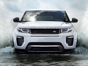 range-rover-evoque-2016-water