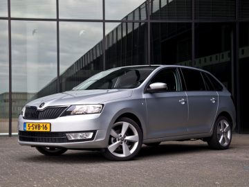 skoda_rapid_spaceback.jpg