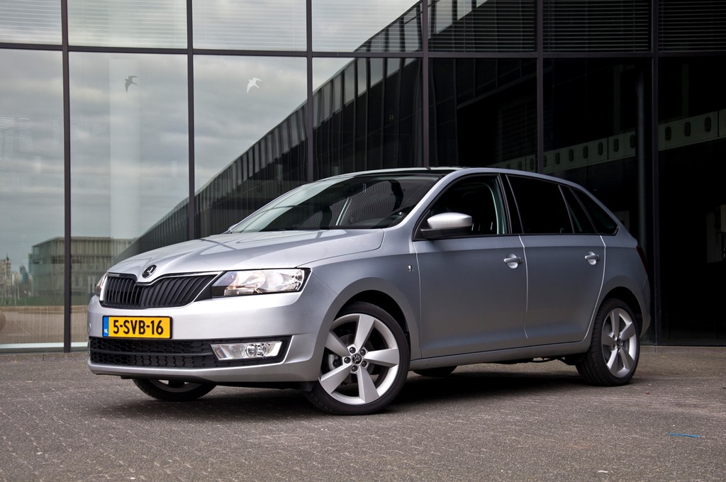 skoda_rapid_spaceback.jpg