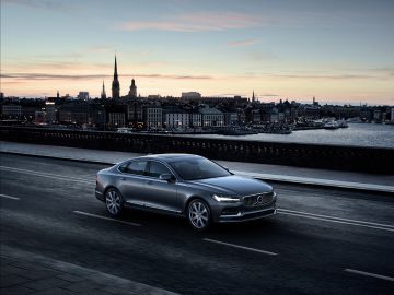 volvo-s90-in-zweden-grijs (1)