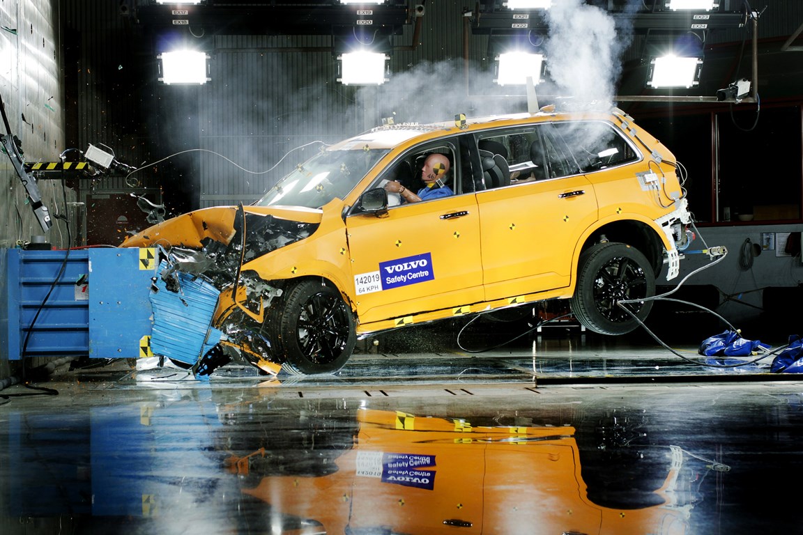 volvo-xc90-2015-crashtest-7