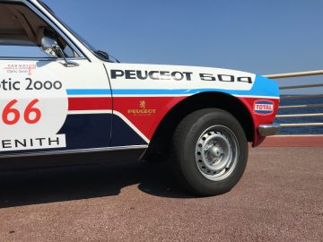 Peugeot 508 ontmoet Peugeot 504