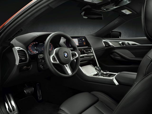 Het interieur van de BMW 8 Serie Coupé uit 2019.