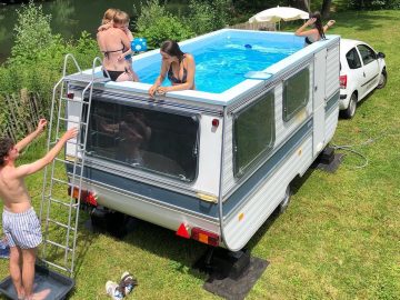 Caravan Zwembad - Benedetto Bufalino