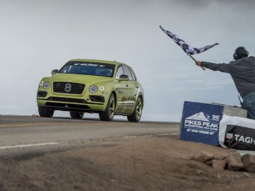 Bentley Bentayga Pikes Peak record 2018