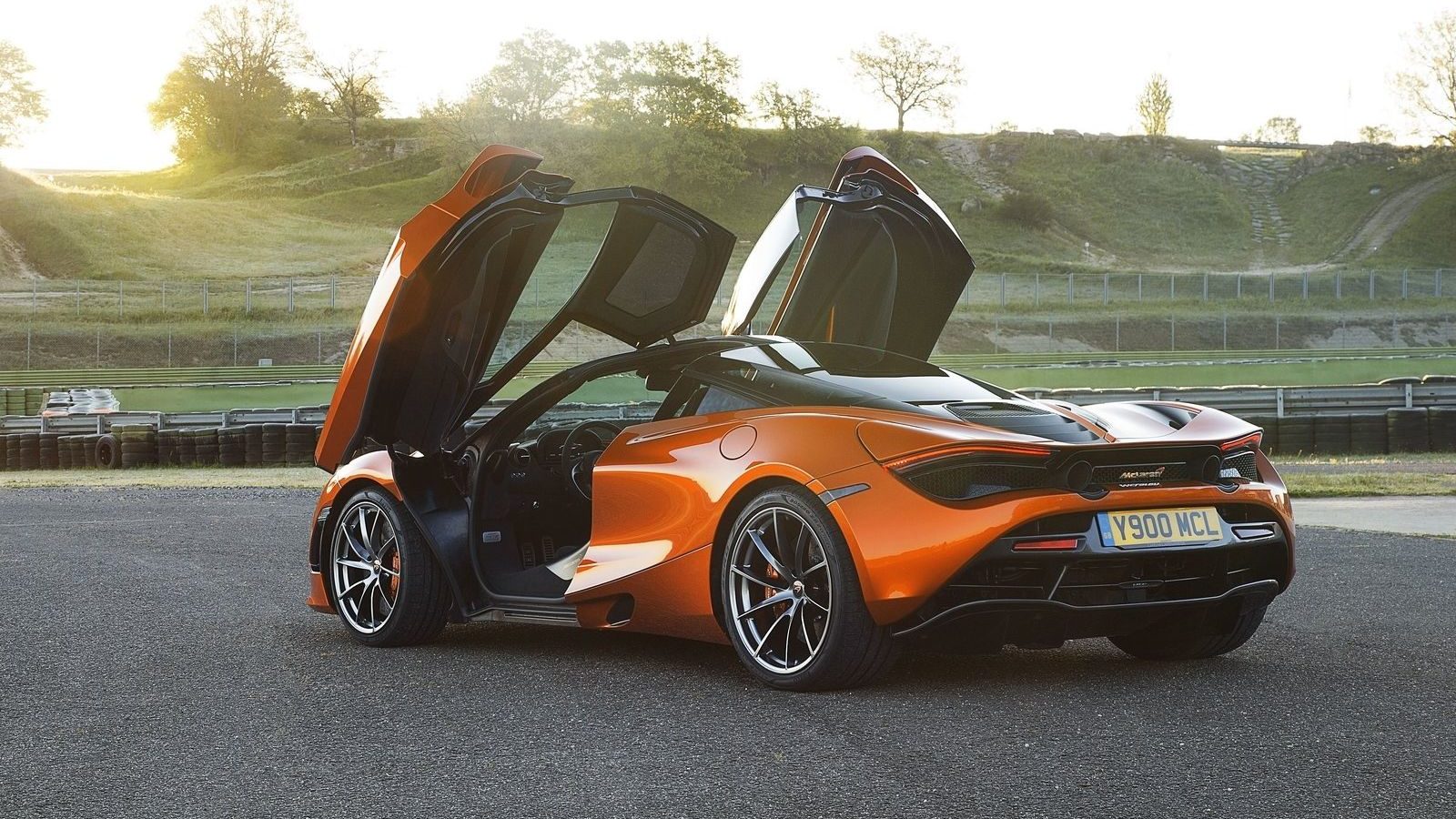 McLaren 18 nieuwe modellen en 100 hybride in 2025 AutoRAI.nl