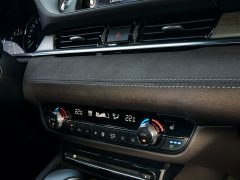 Mazda 6 Signature met Ultrasuede