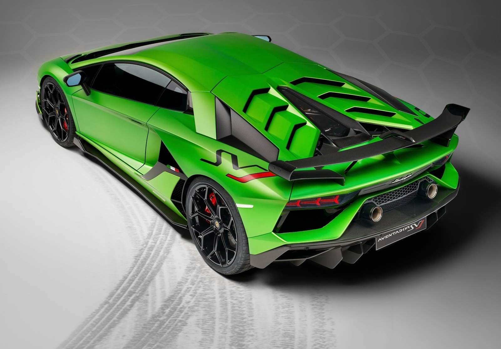 Green Lamborghini Aventador SVJ