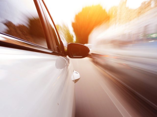auto rijden veiligheid zijspiegel