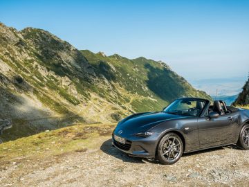 Met de Mazda MX-5 over Transfaragasan Highway