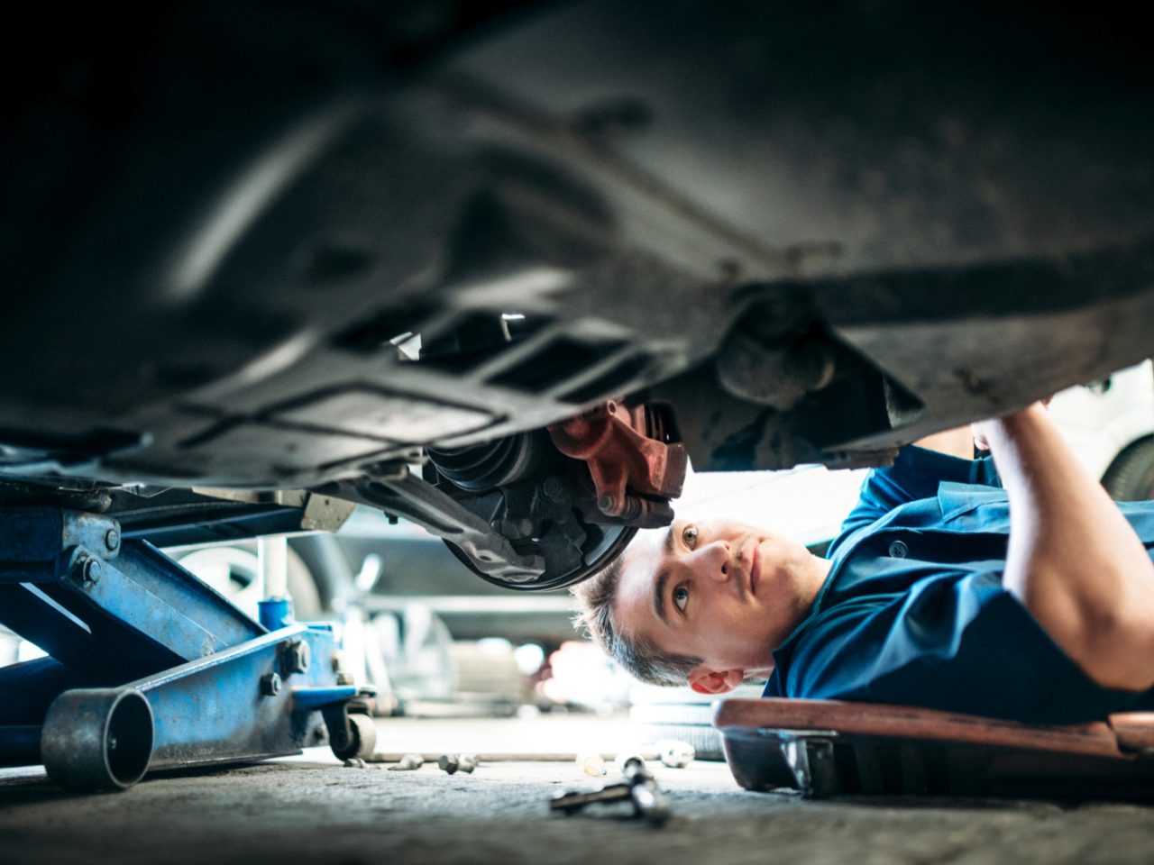 Auto zelf repareren of laten maken?