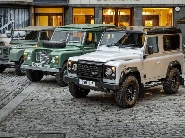 Land Rover Defender