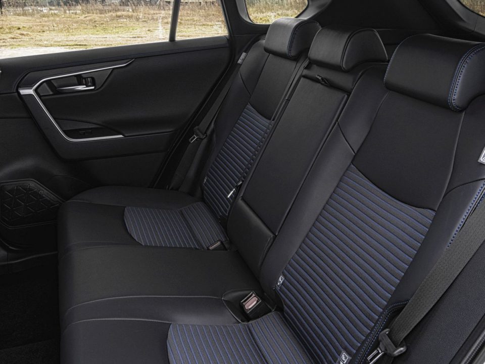 Stoelbekledingsopties voor de achterbank van de Rav4 - Toyota