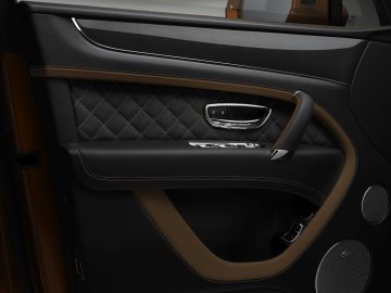 De binnenkant van een Bentley Bentayga Speed.