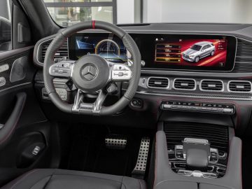 Het interieur van de Mercedes-Benz GLE 53-klasse.