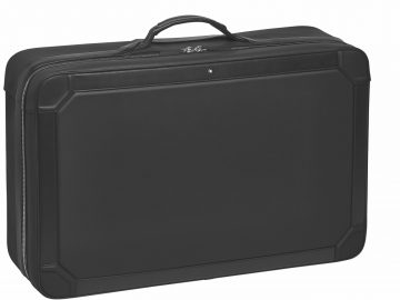 Een zwarte kofferset op een witte achtergrond.