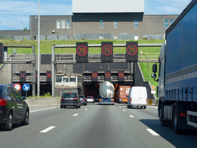 België