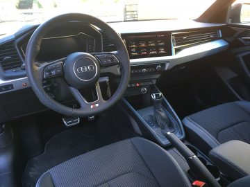 Het interieur van een Audi A1.