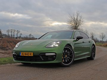 Porsche Panamera GTS Sport Turismo 2019 Rijtest AutoRAI.nl