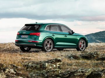 Static photo
Colour: azores green metallic