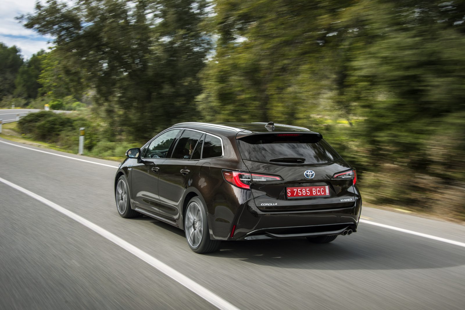 Autotest - Toyota Corolla Touring Sports (2019) - AutoRAI.nl