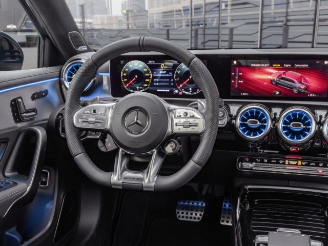 2019 Mercedes-AMG A35-interieur.