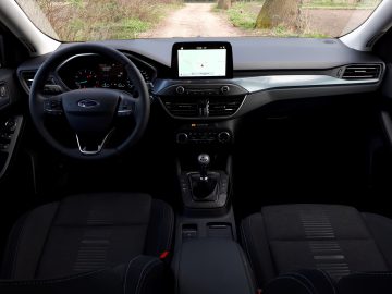 Het interieur van een Ford Focus Active uit 2019.