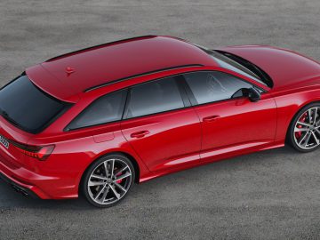 Static photo,
Colour:Tango red