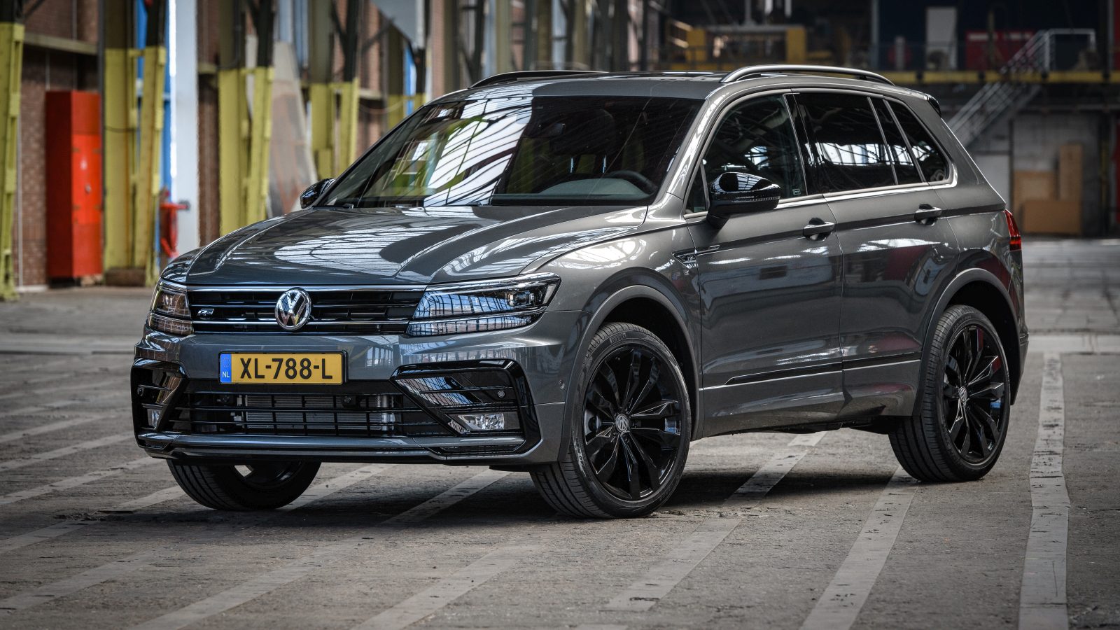 Nieuw Volkswagen Tiguan RLine Black Style AutoRAI.nl