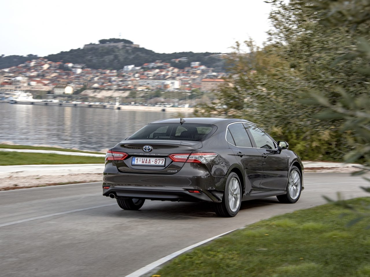 Toyota Camry Hybrid 2019