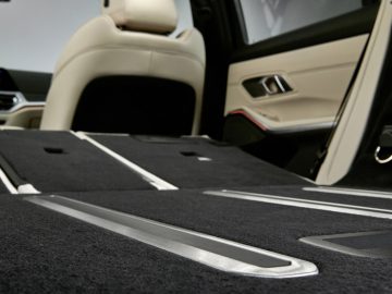 Vloermatten voor de BMW e-klasse kofferbak.