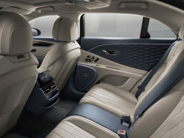 Het interieur van een nieuwe Bentley S-Klasse.