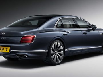 De achterkant van de nieuwe Bentley Flying Spur.