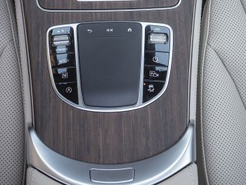 Mercedes-Benz S-Klasse dashboard.