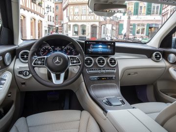 Het interieur van een Mercedes-Benz GLC.