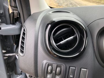 2019 Renault Trafic ventilatieopeningen voor airconditioning.