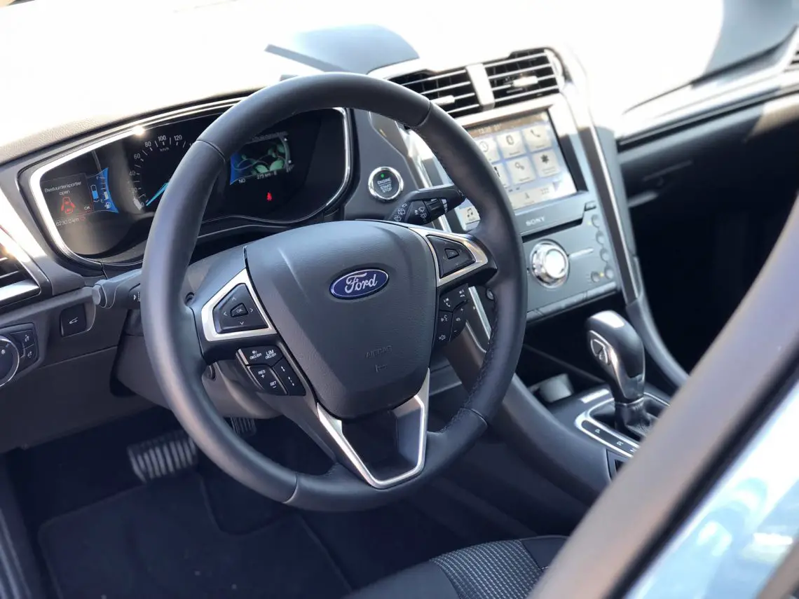Ford Mondeo Wagon Hybrid - test AutoRAI