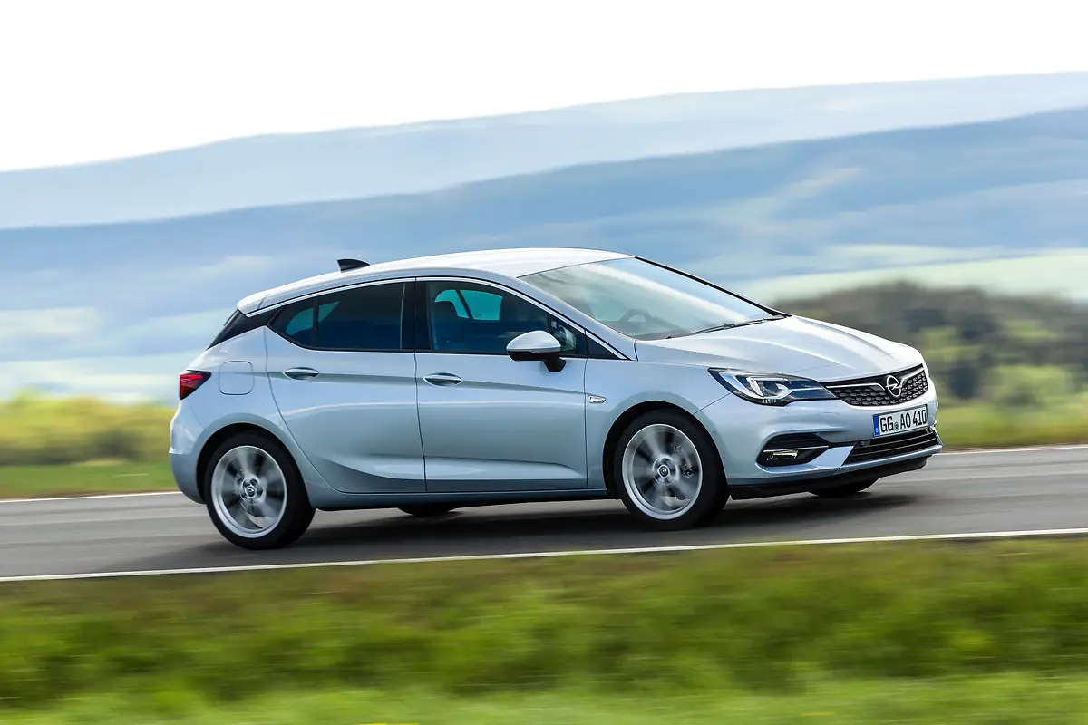 Korst bellen Burgerschap Opel Astra vernieuwd: vooral anders onder de motorkap