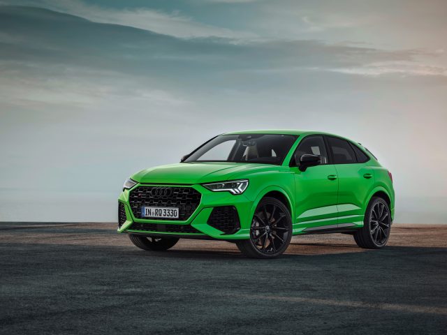 De Audi RS Q3 2019 is groen weergegeven.
