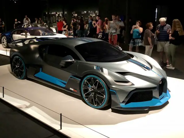 De Bugatti Chiron is te zien in het Cité de l'Automobile museum.
