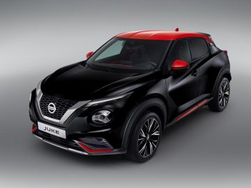 De nieuwe Nissan Juke wordt tentoongesteld in het zwart en rood.