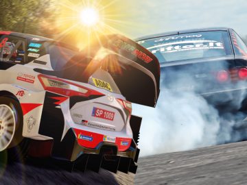 Twee WRC 8-auto's op een circuit waar rook uit komt.