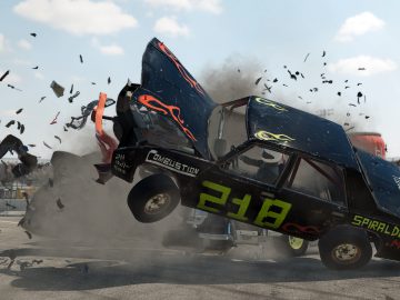Een vernielde auto midden op een Wreckfest-racecircuit.