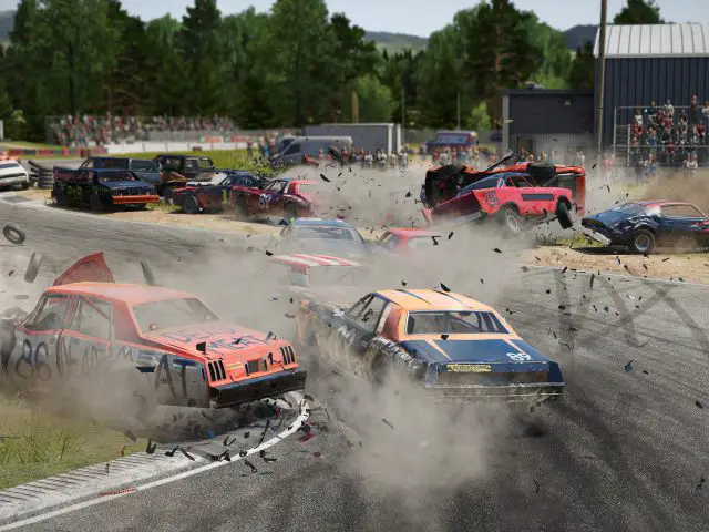 Een screenshot van Wreckfest, met raceauto's op een circuit.