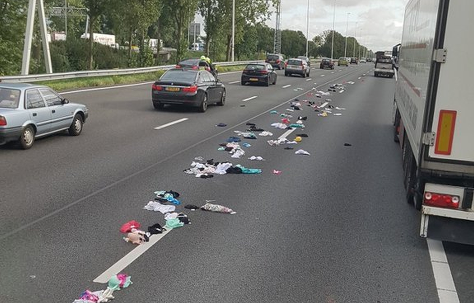 Ernstig 'slipgevaar' op de A12 naar Utrecht AutoRAI.nl Ernstig 'slipgevaar' op de A12 naar Utrecht AutoRAI.nl