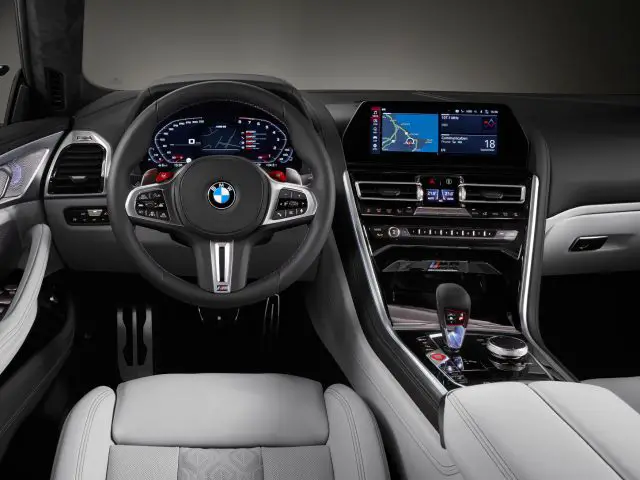 Het interieur van de BMW M8 Gran Coupé uit 2019.