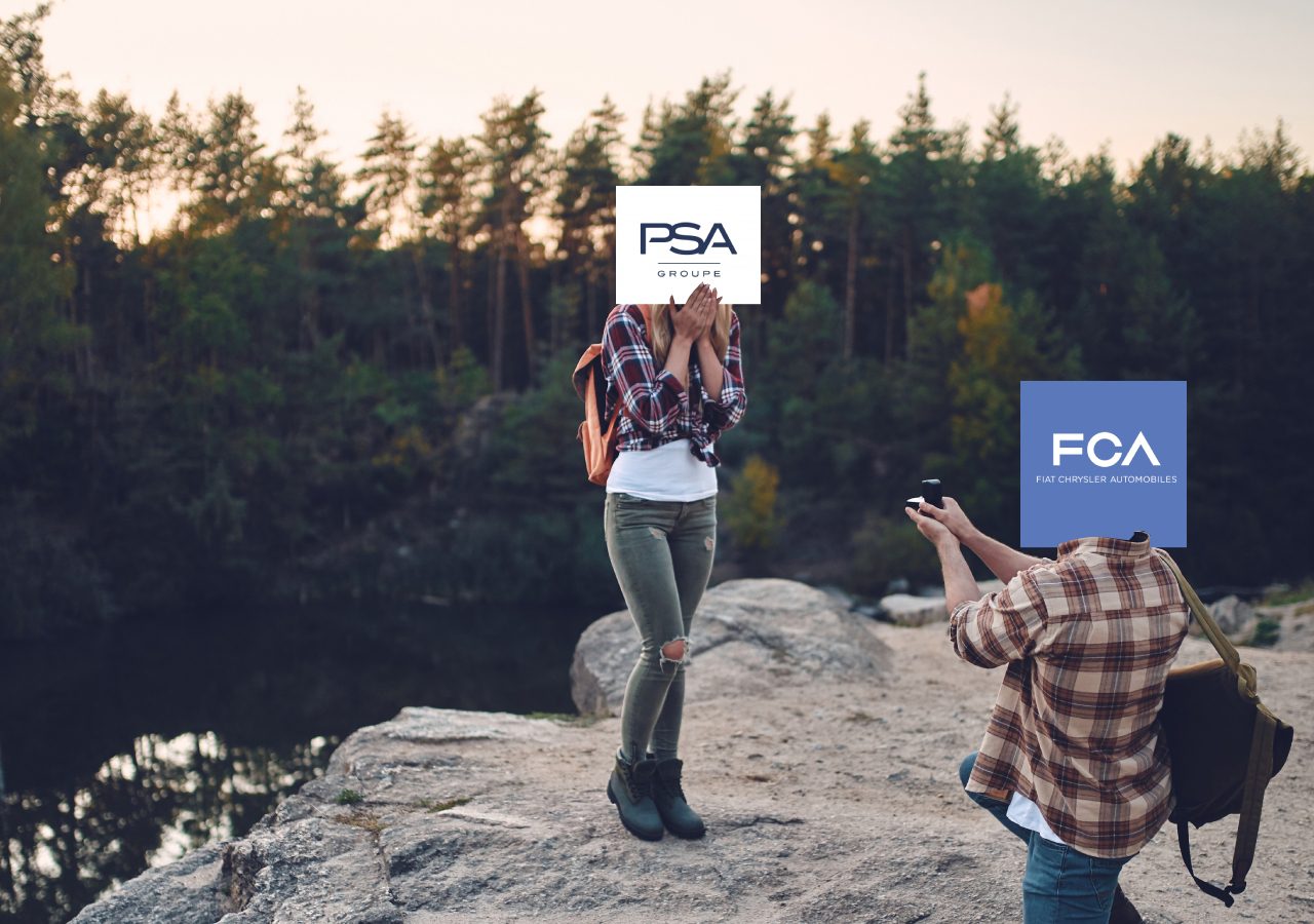 Twee mensen staan op een rots met het woord FCA op hun gezicht en PSA op hun shirt.