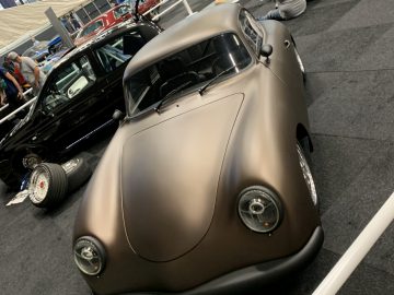 Op de autoshow 100% Auto Live 2019 is een Porsche 356 te zien.