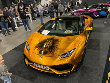 Een Lamborghini Huracan is te zien op de autoshow 100% Auto Live 2019.