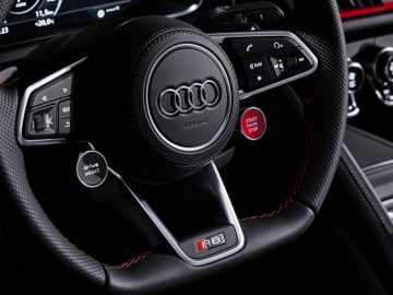Het stuur van een Audi R8 V10 RWD.